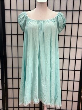 LUCIE ANN Vintage Blue Nylon Puff Sleeve Flowy Babydoll Nightgown Large